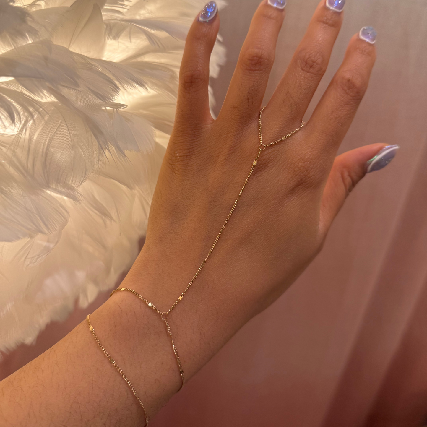 Dainty Flat Hand Chain - Gold