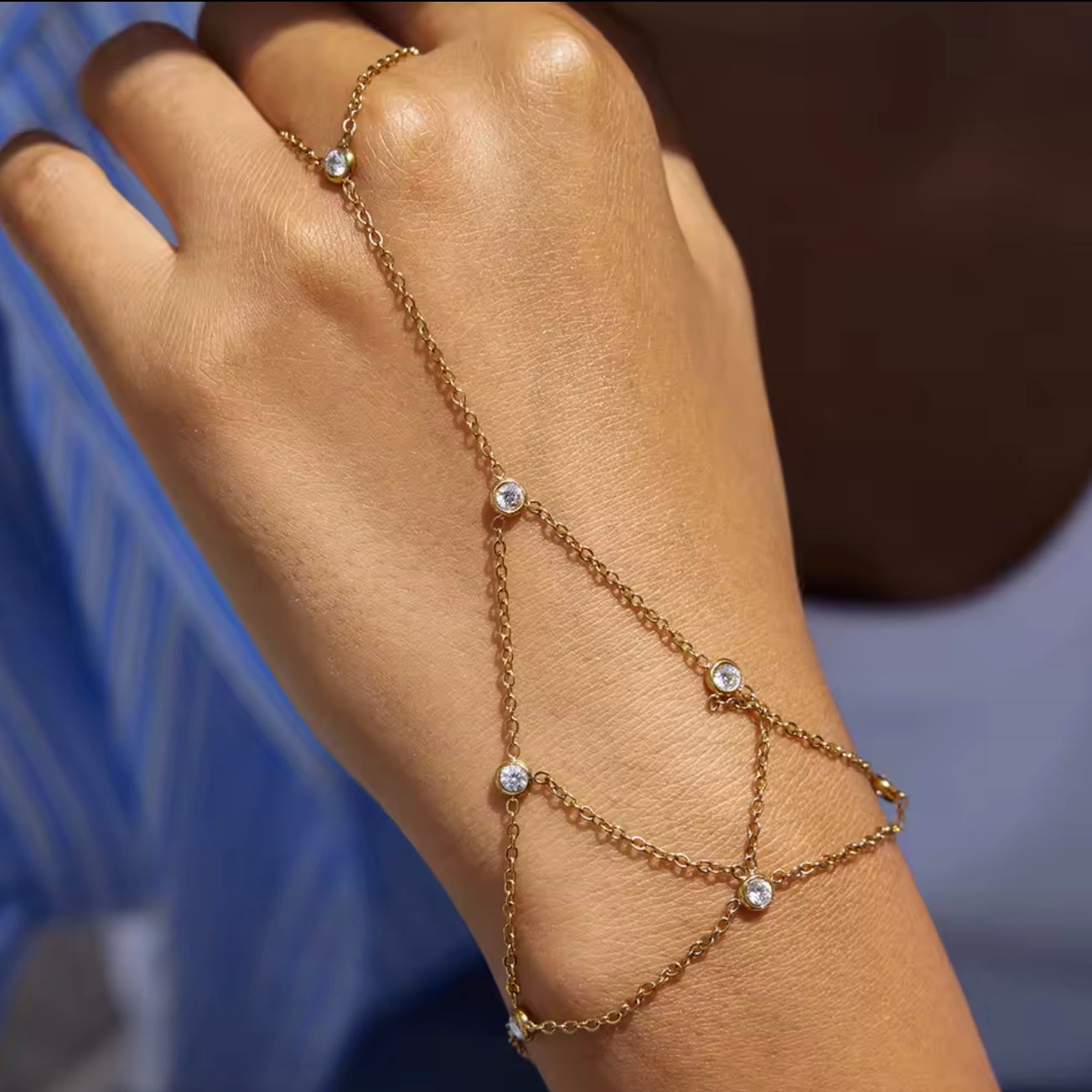 Geometric Diamond Hand Chain - Gold