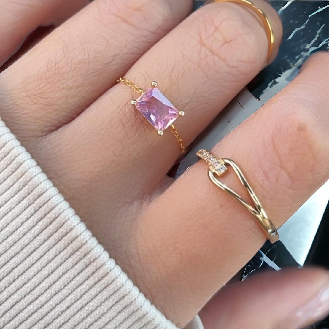 Everluxe Loop Band Ring - Gold