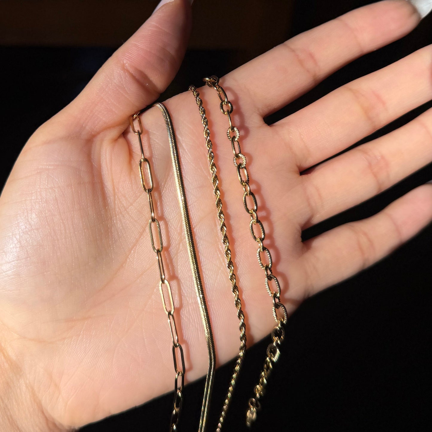 Thin Herringbone Chain Necklace - Gold