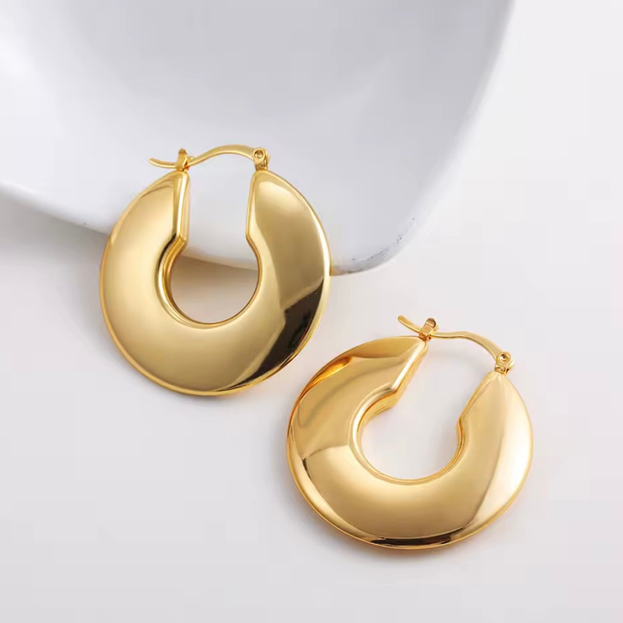 Thick Open Circle Hoop Earrings - Gold