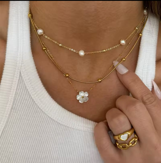 [PRE ORDER: Ships on or before 2/25] Pearls and Petals Necklace Set