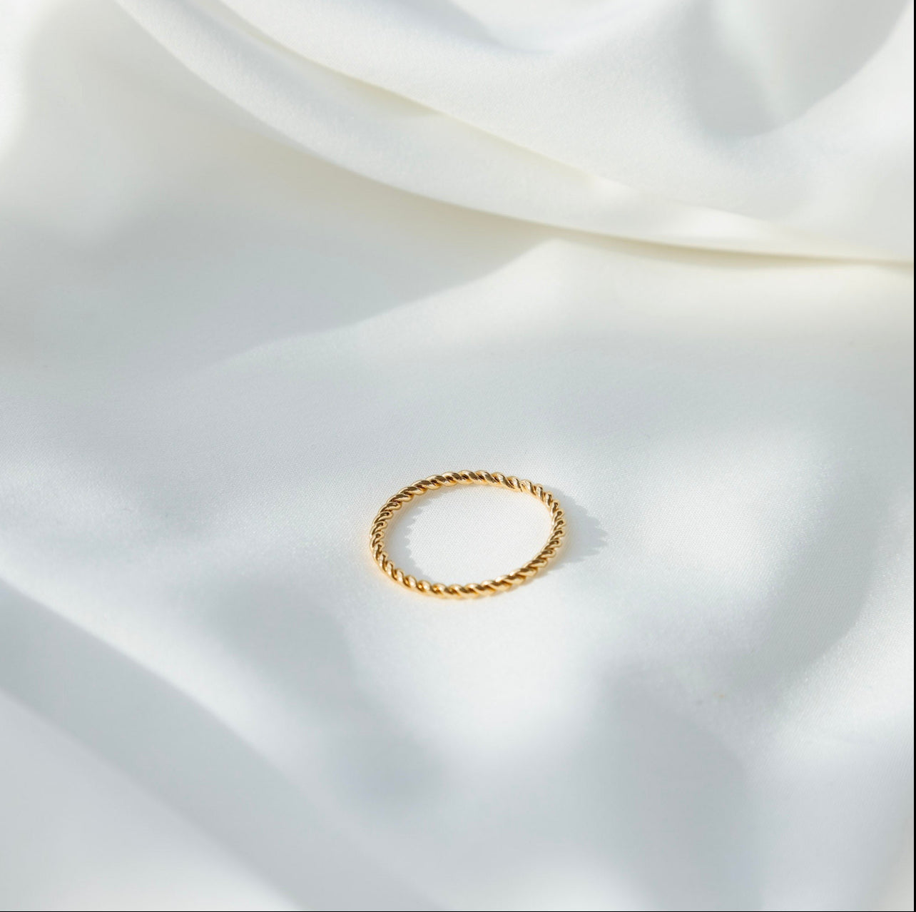 Dainty Rope Twist Ring - Gold