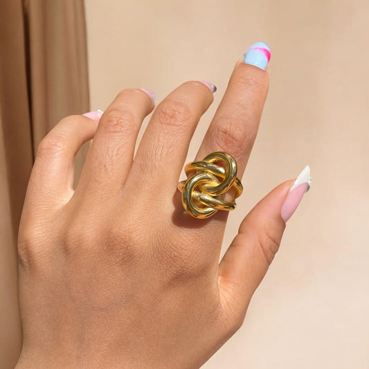 Bold Knot Ring - Gold