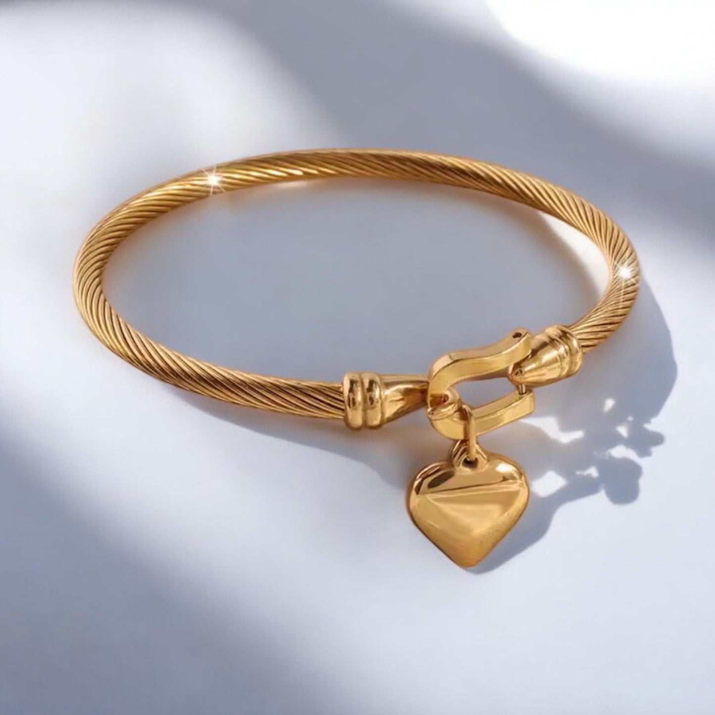 Heart Charm Buckle Bangle - Gold