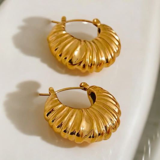 Croissant Twist Hoops - Gold | The Consciously Lisa Collection