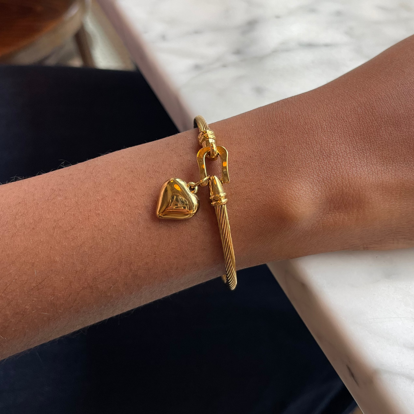 Heart Charm Buckle Bangle - Gold