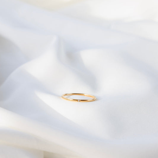 🎁 Dainty Stone Band Ring - Gold (100% off)