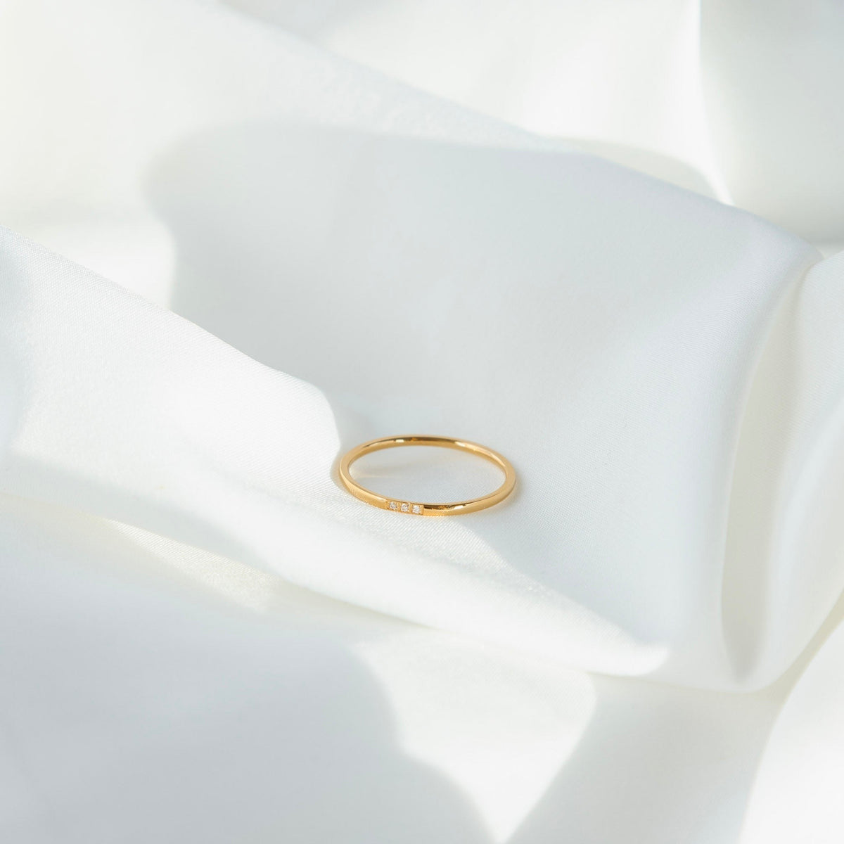 🎁 Dainty 3 Stone Band Ring - Gold (Special Price)