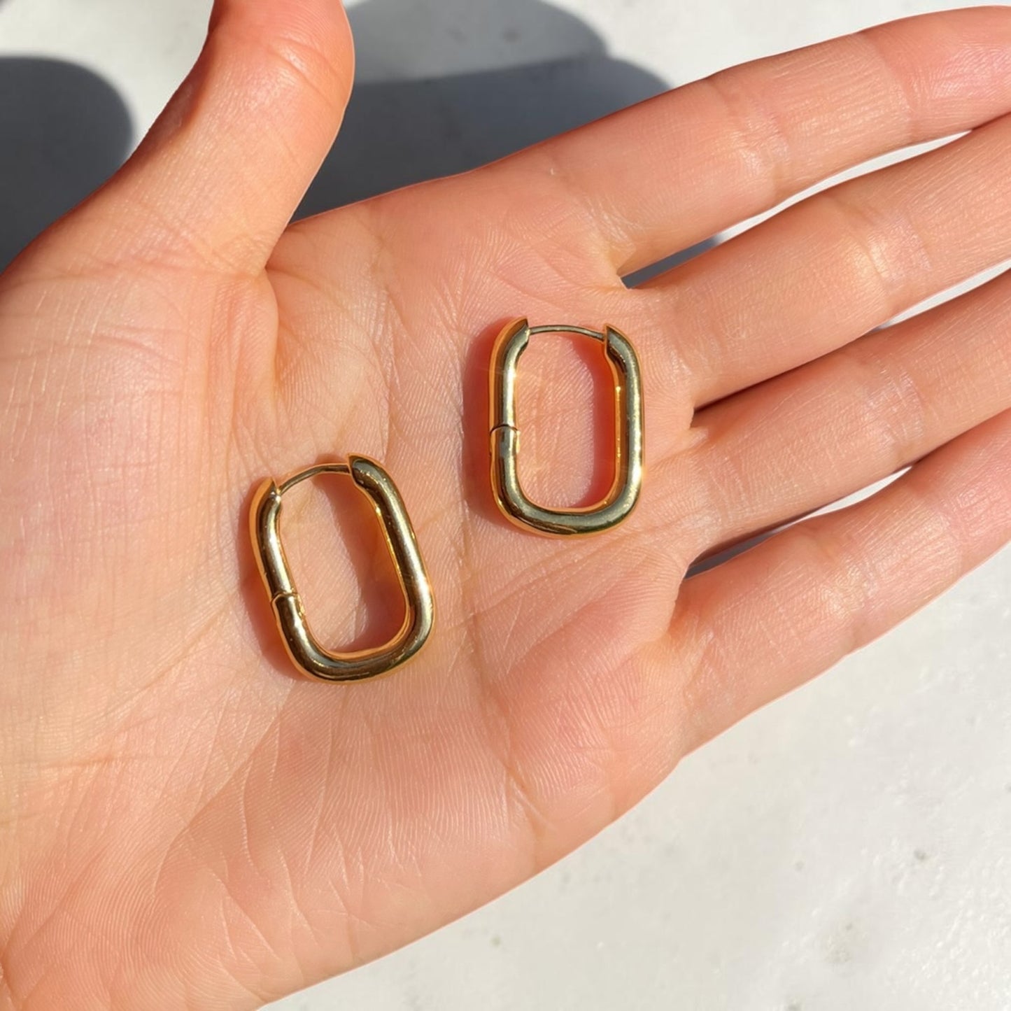 Minimal Oval Hoops