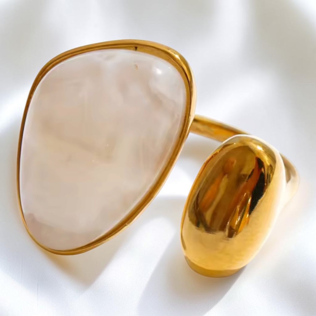 Marbled Stone and Dome Adjustable Ring - Cream