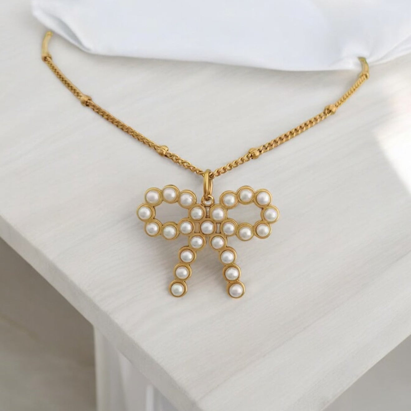 [PRE ORDER: Ships on or before 2/25] Pearl Studded Bow Necklace